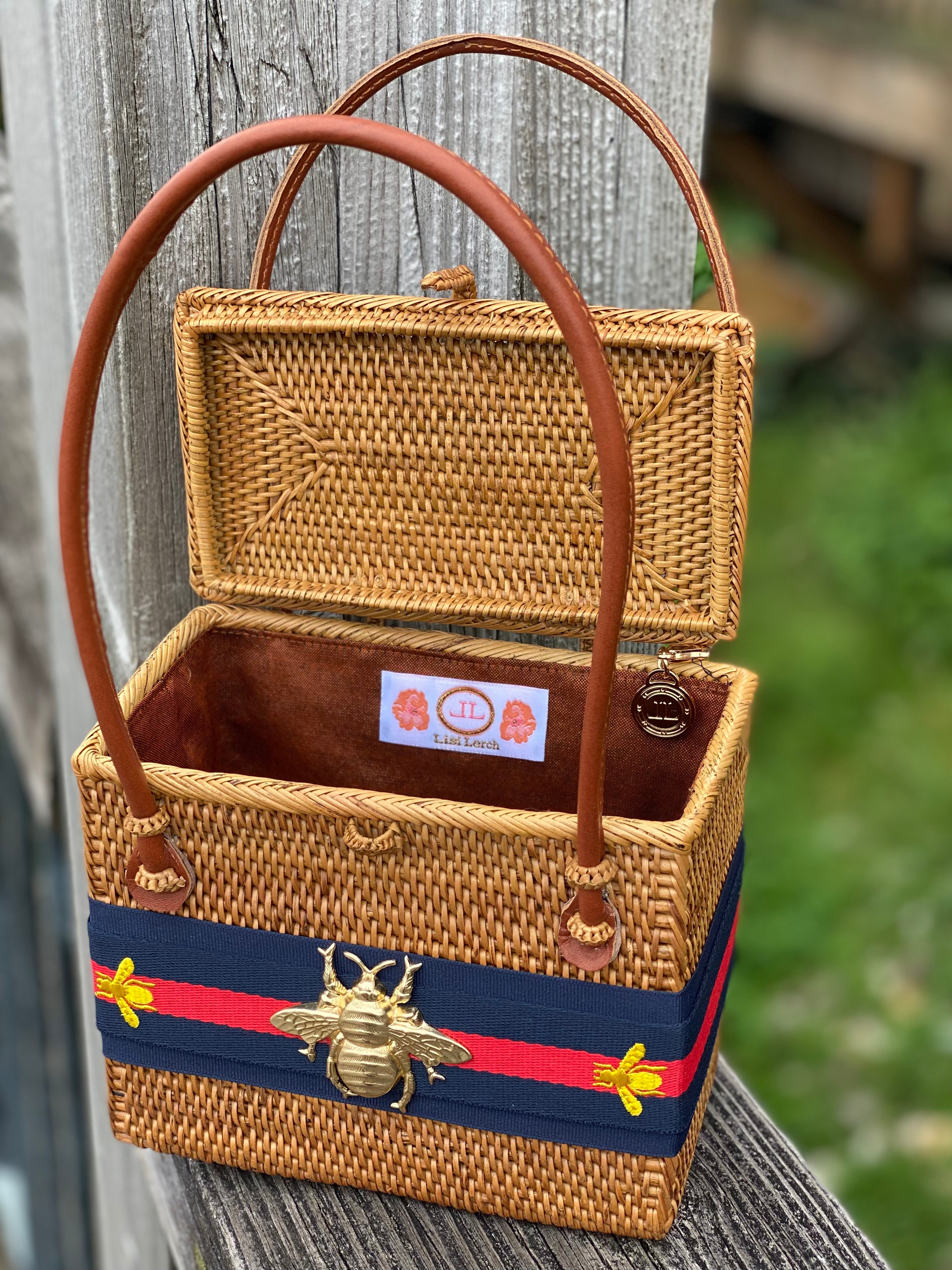 Emory navy/ Newport layer bee front open