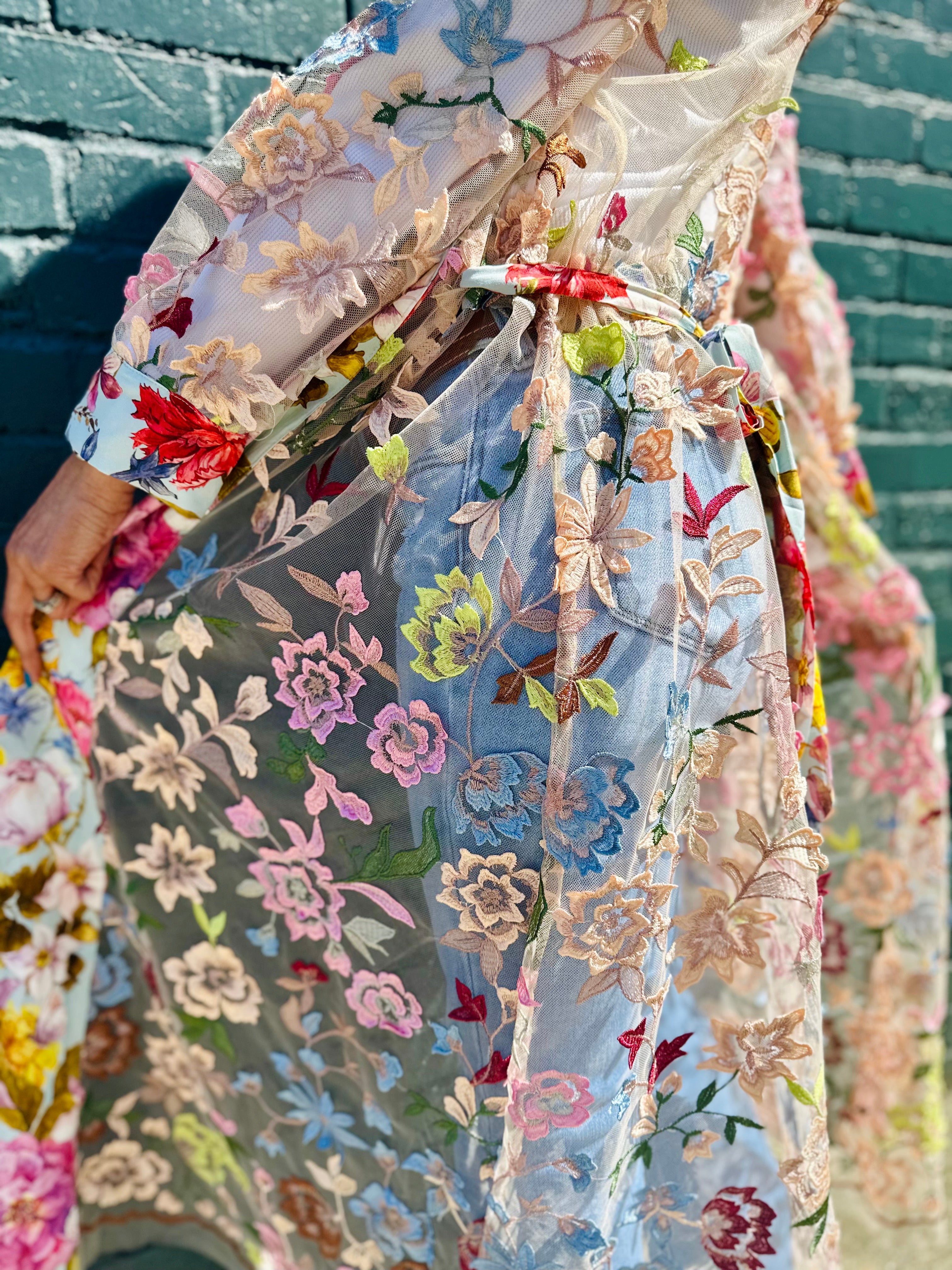 Roman Holiday Duster mesh floral detail