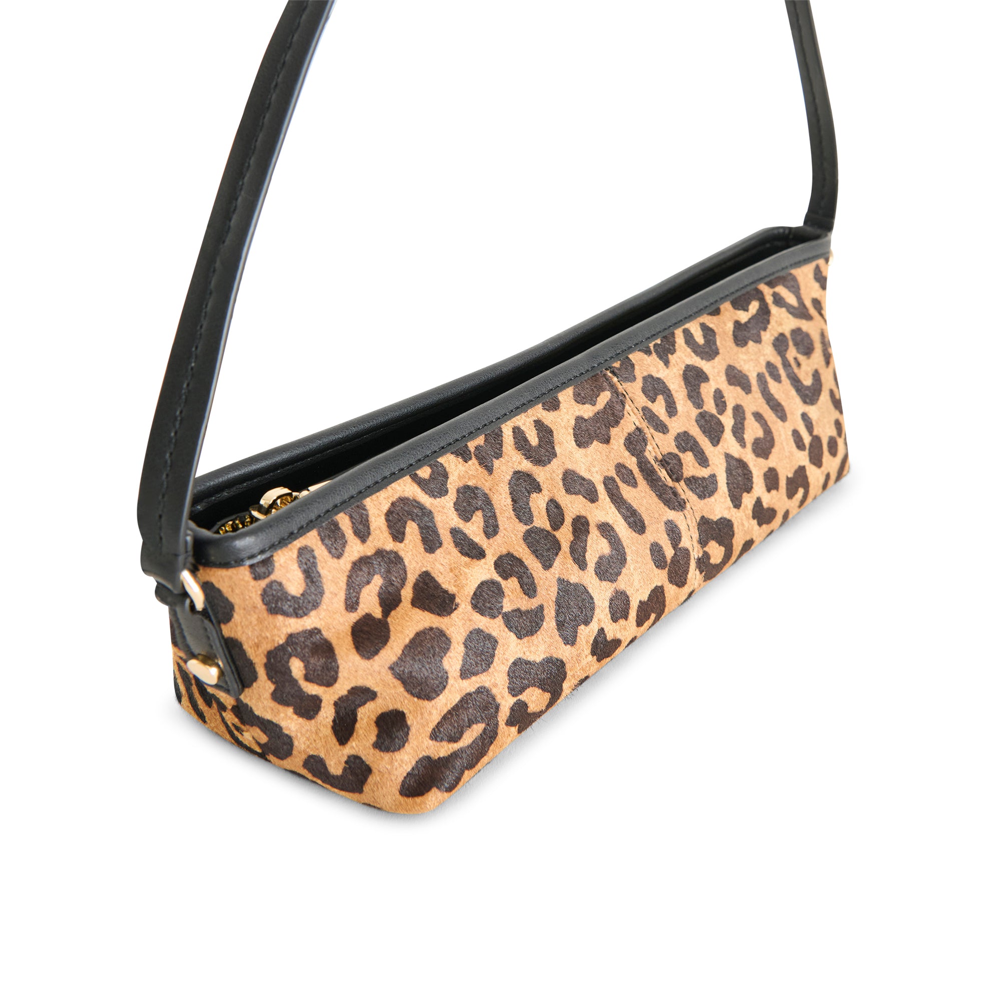 Savaii Elongated Shoulder Bag | Leopard close up