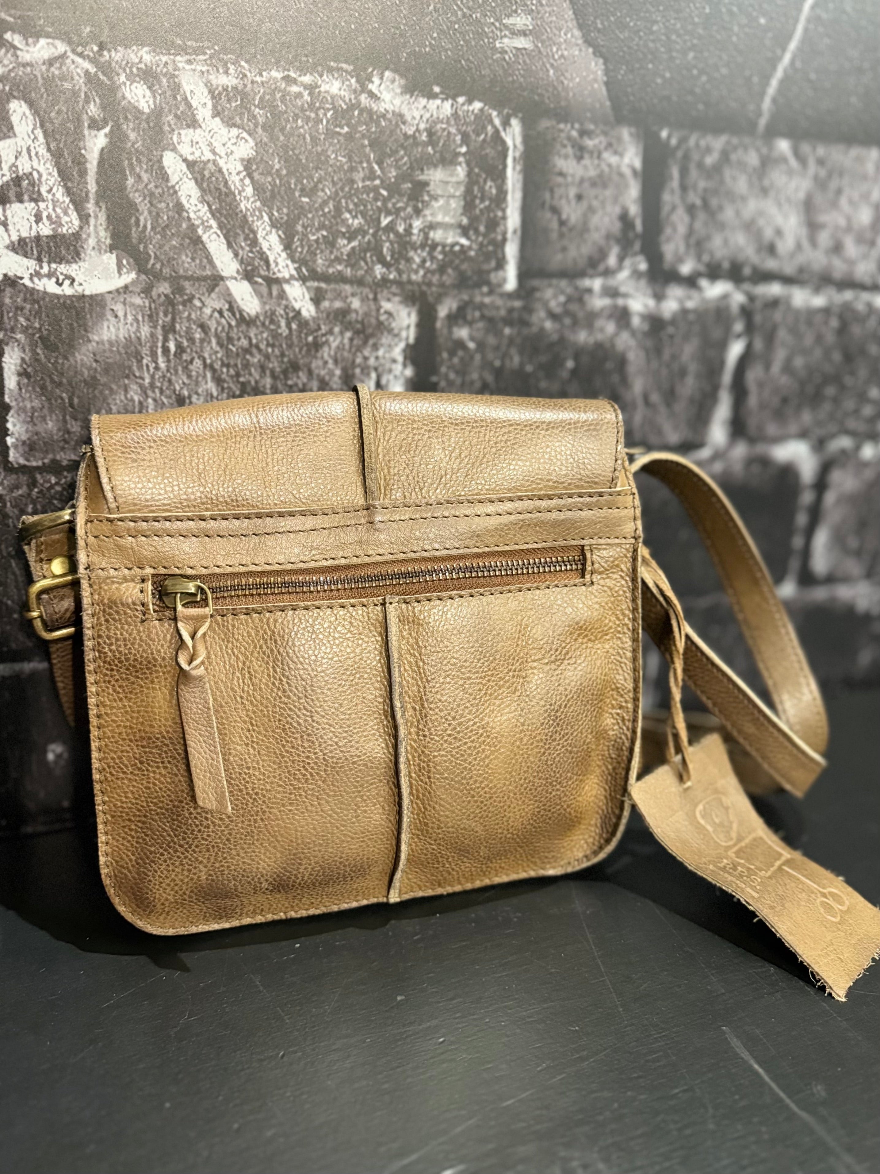 Essex Crossbody Wallet Bag