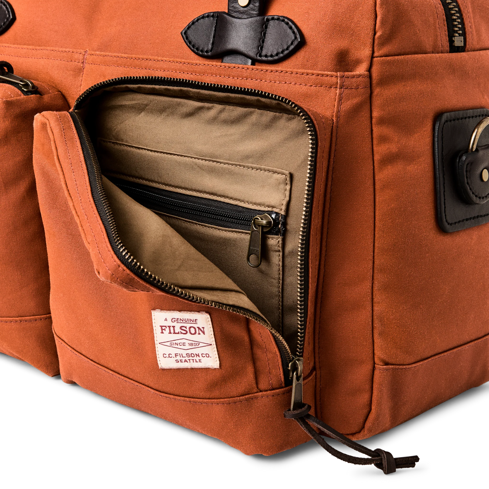 Filson 48hr duffle rust  close open