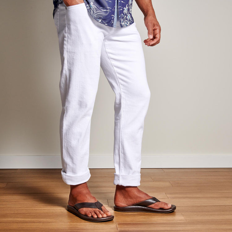 ILIKAI Mens Leather Beach Sandals display