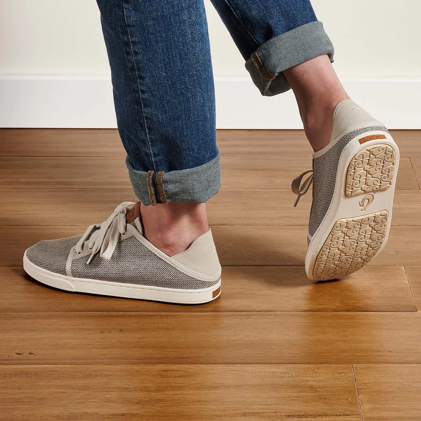 Pehuea Li Women's Sneaker Shoes back/side/sole