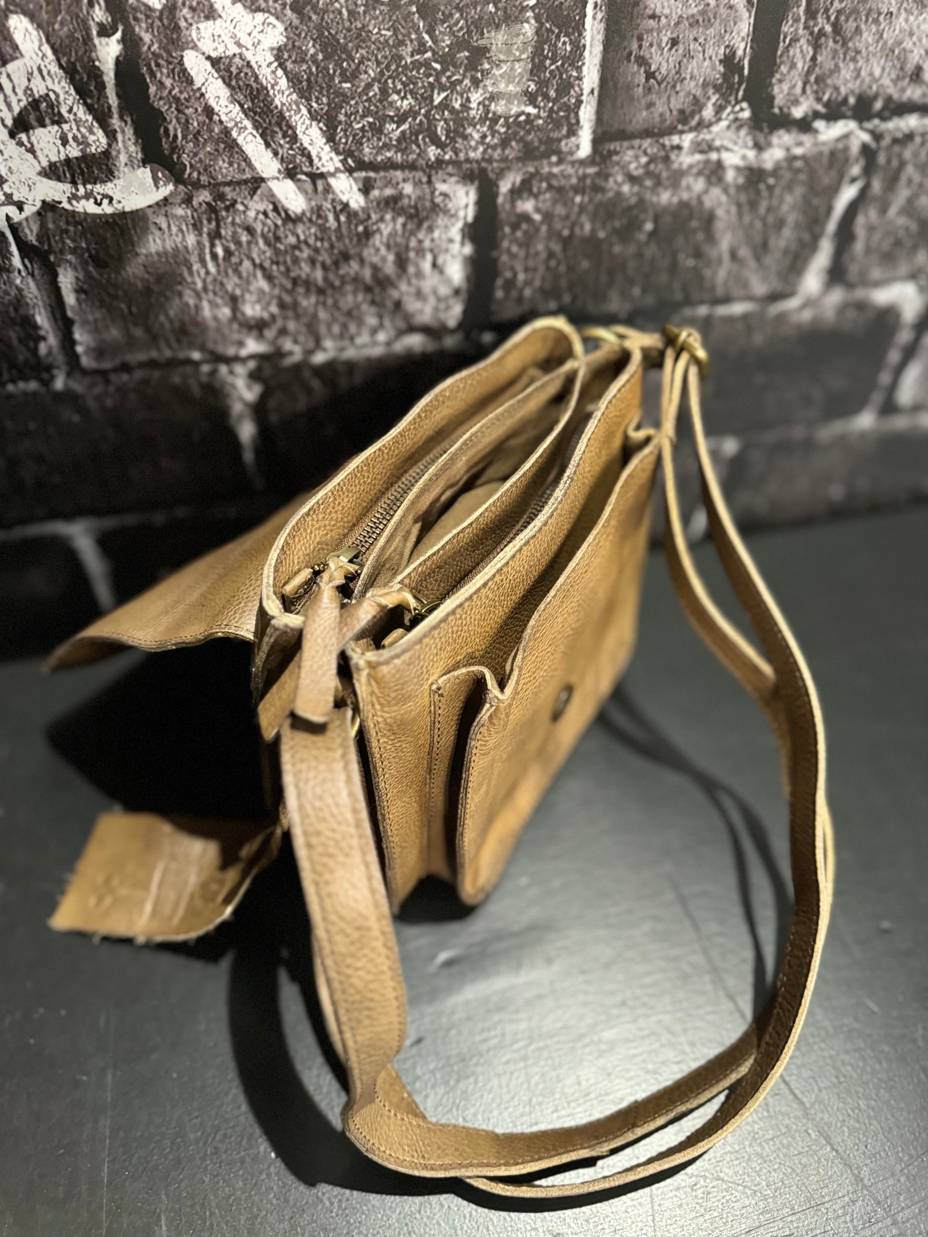 Essex Crossbody Wallet Bag