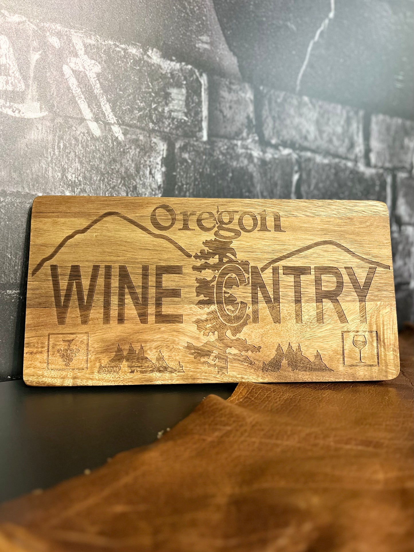 Wine Country | Oregon Acacia Cutting Board