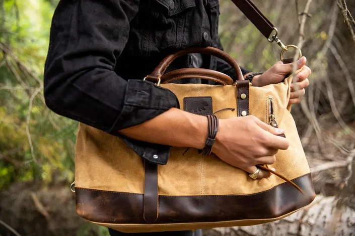 25L Augustine Duffel Tan profile