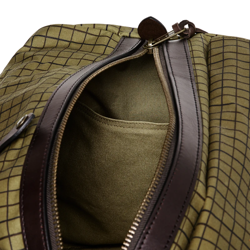 LIMITED EDITION - Filson Medium Oil Finish Tin Cloth Duffle Bag | Fad Way Green details 3