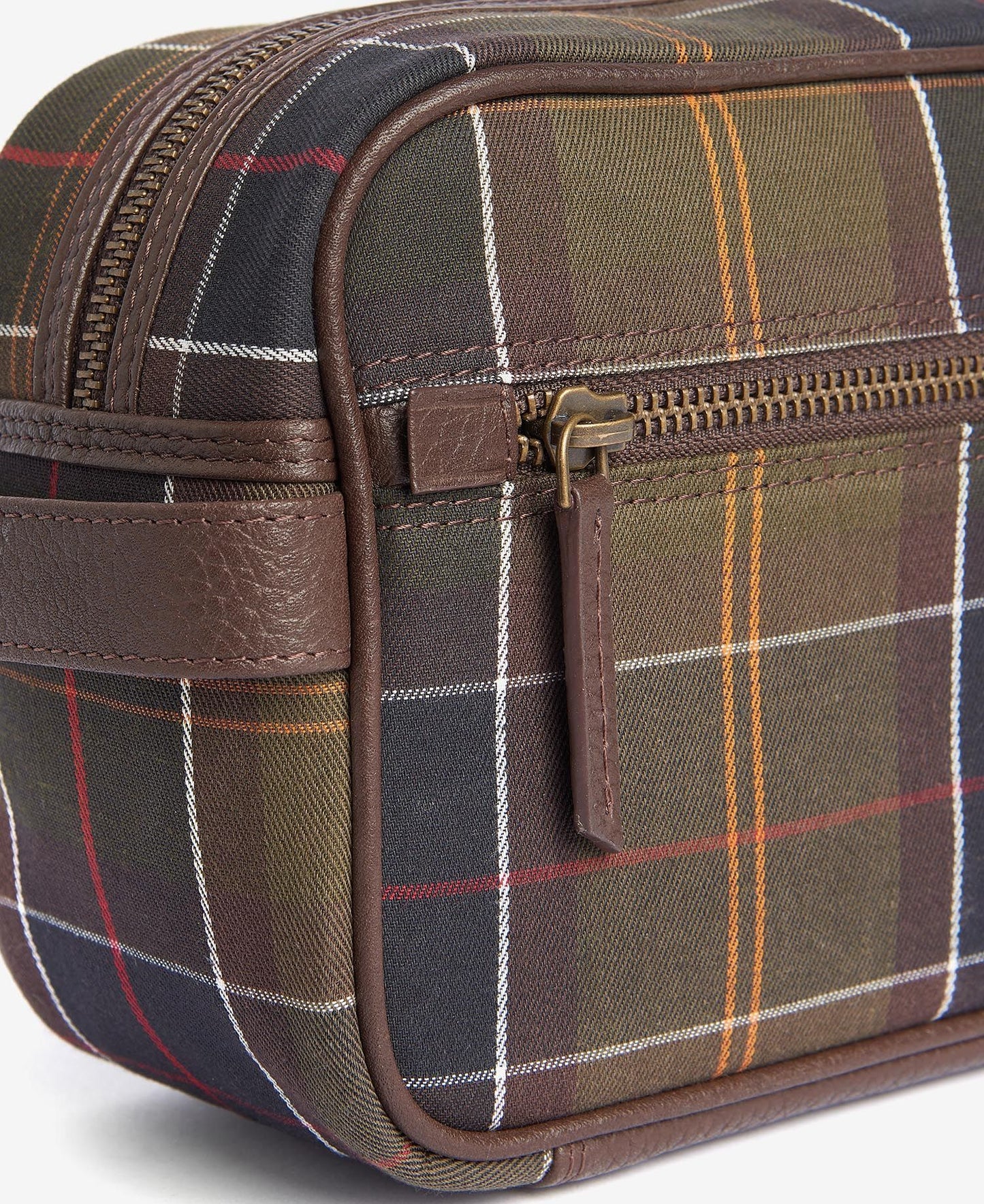 Barbour Tartan & Leather Washbag Classic Tartan One Size details