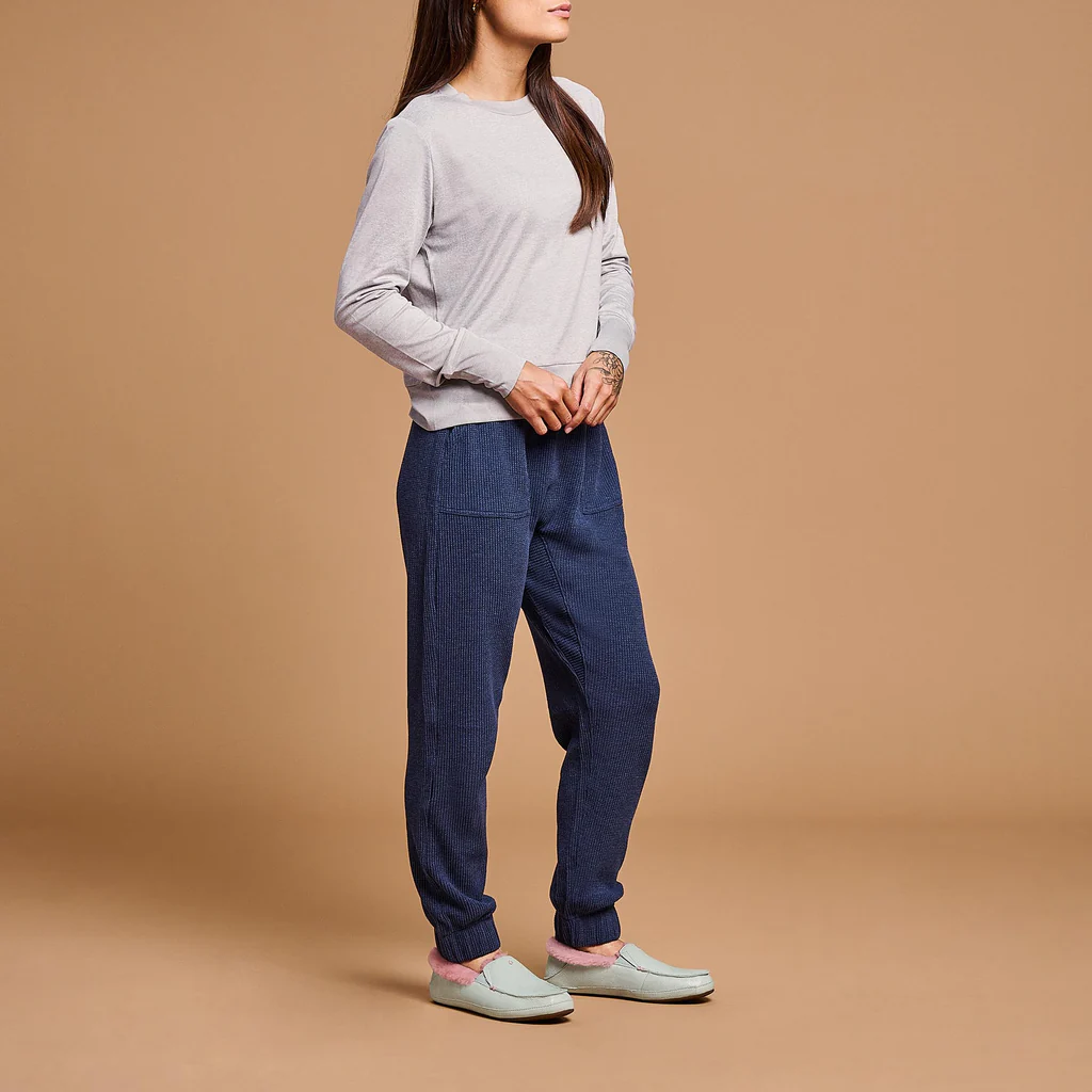 Ku'Una Women's Slipper | Mist Grey modeled outfit