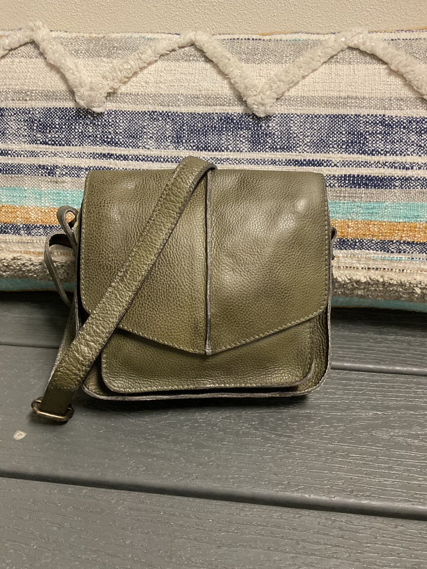 Essex Crossbody Wallet Bag