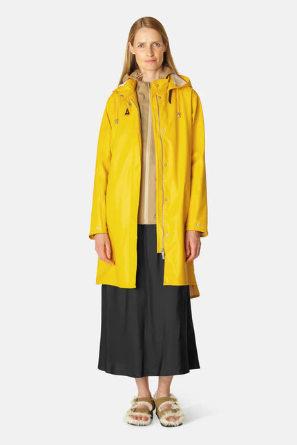 Rain71 Loose Cut | 808 cyber yellow model plain background