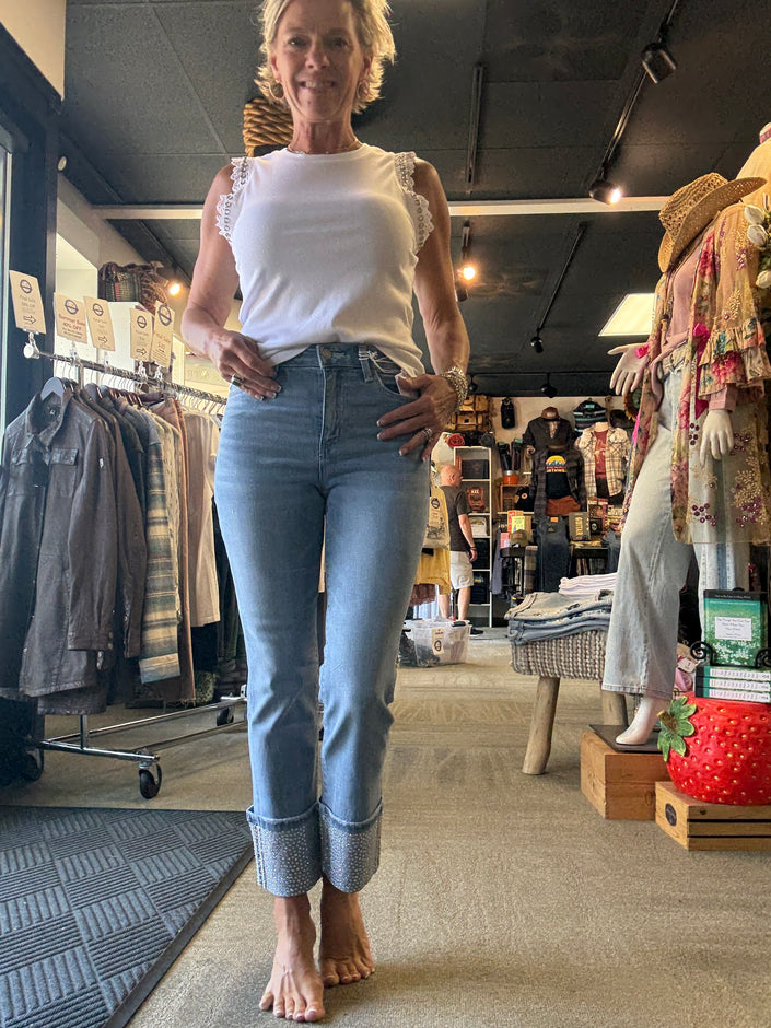 HIGH RISE CROP SLIM STRAIGHT CUFFED STONE DETAIL