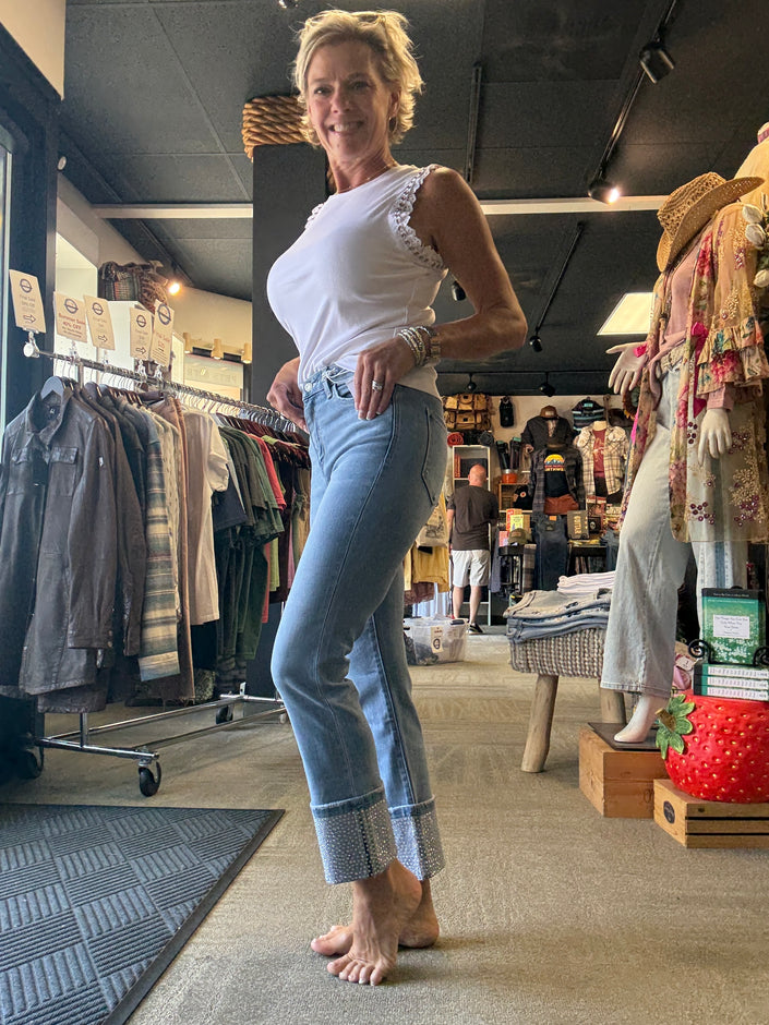 HIGH RISE CROP SLIM STRAIGHT CUFFED STONE DETAIL