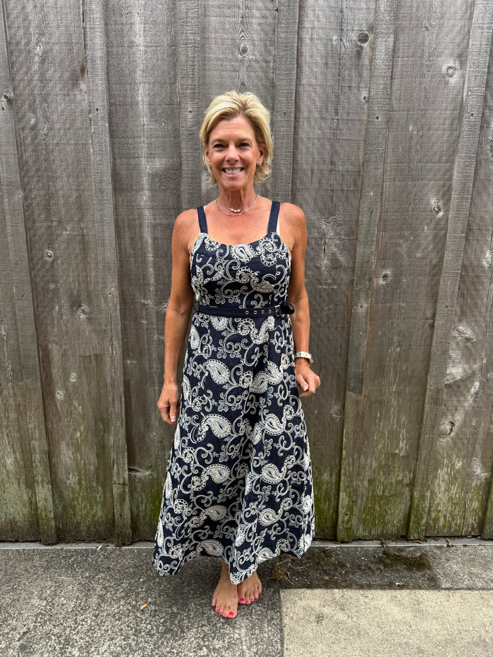 Strap Embroidered Midi Dress W Belt