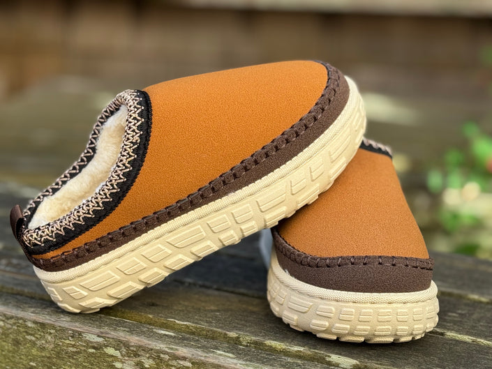 Contrast Stitch Detail Suede Plush Slippers brown