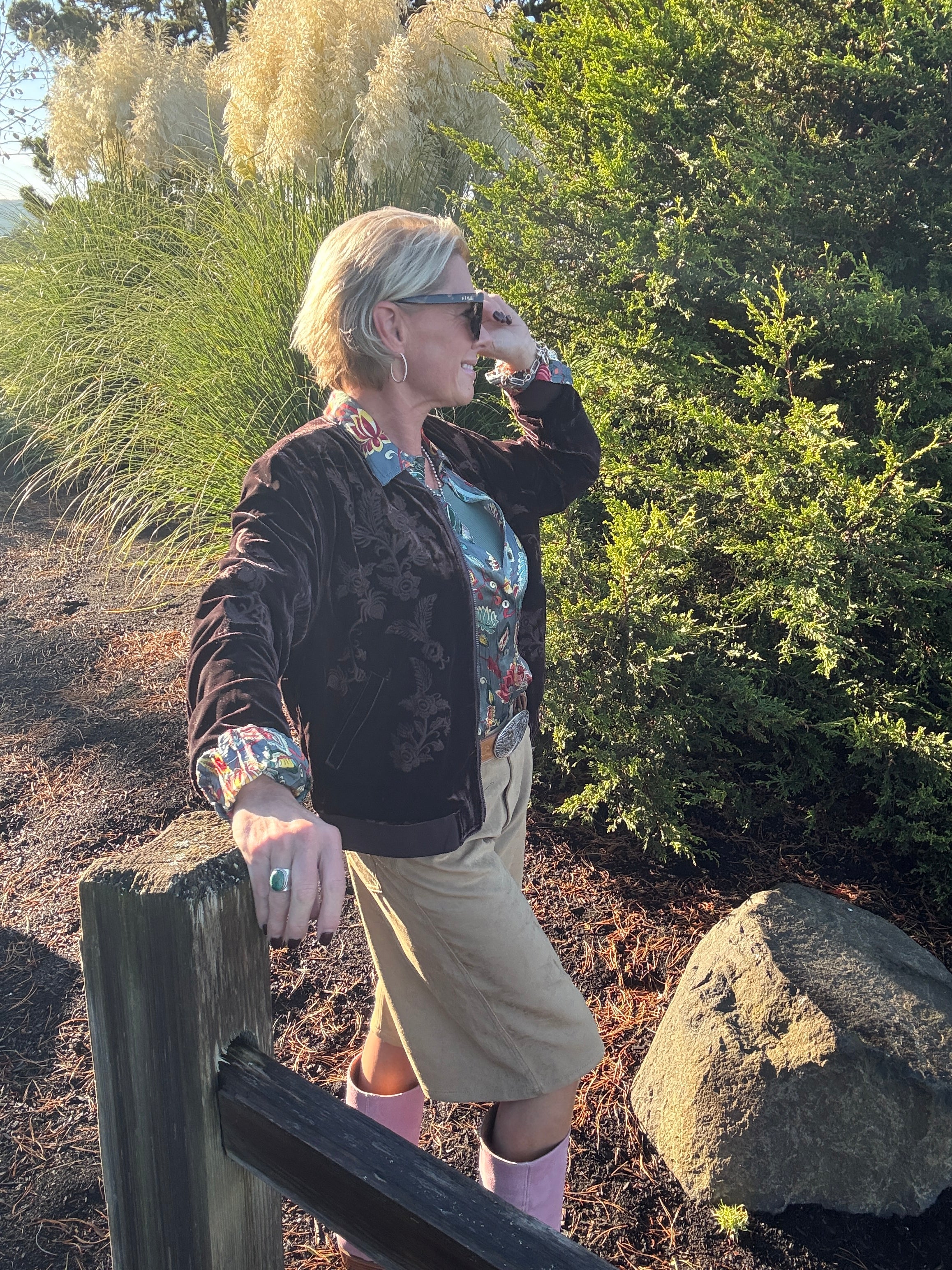 VELVET BOMBER JACKET W/ EMB