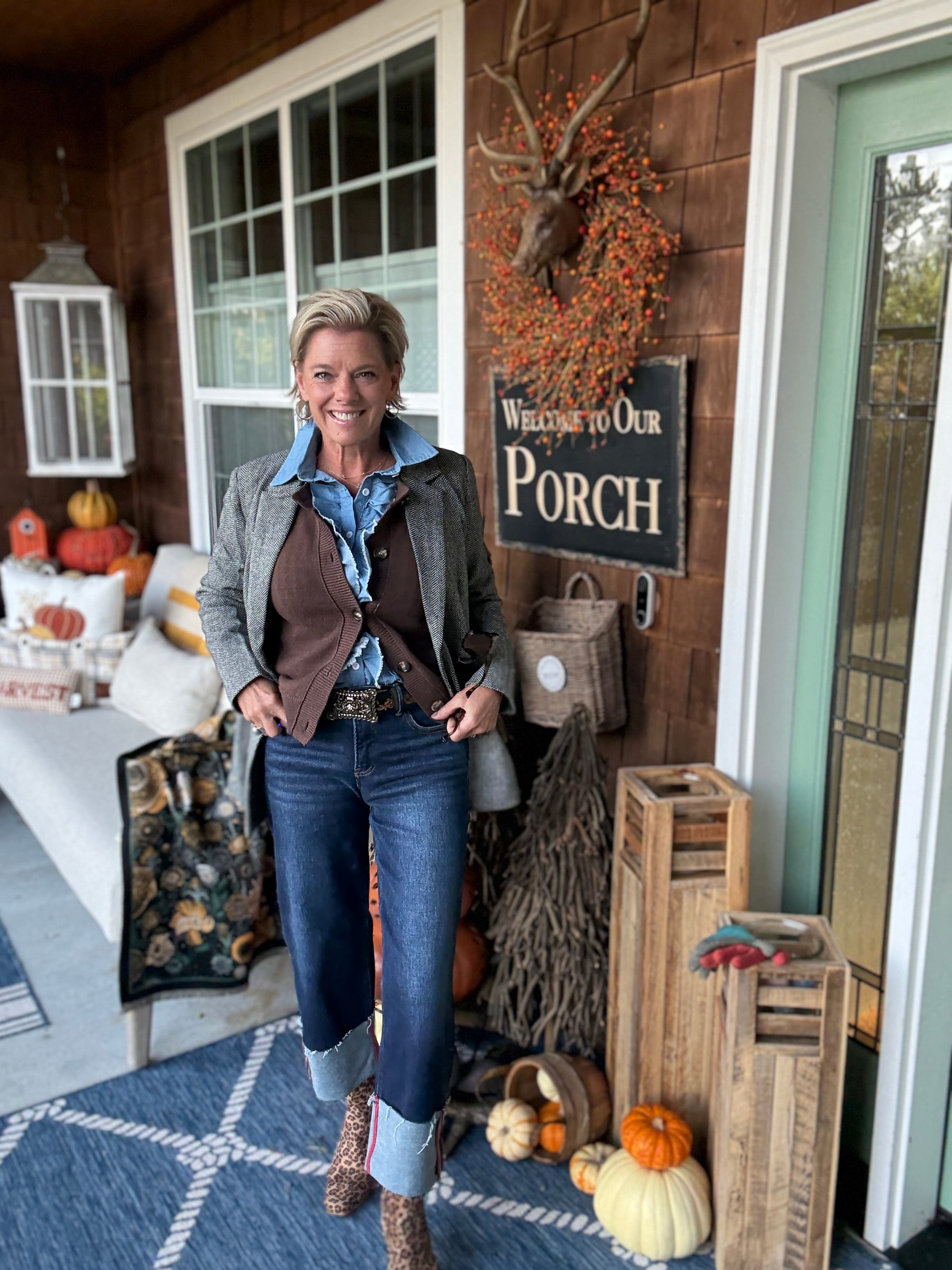 Mid RISE CROP WIDE CUFFED JEANS