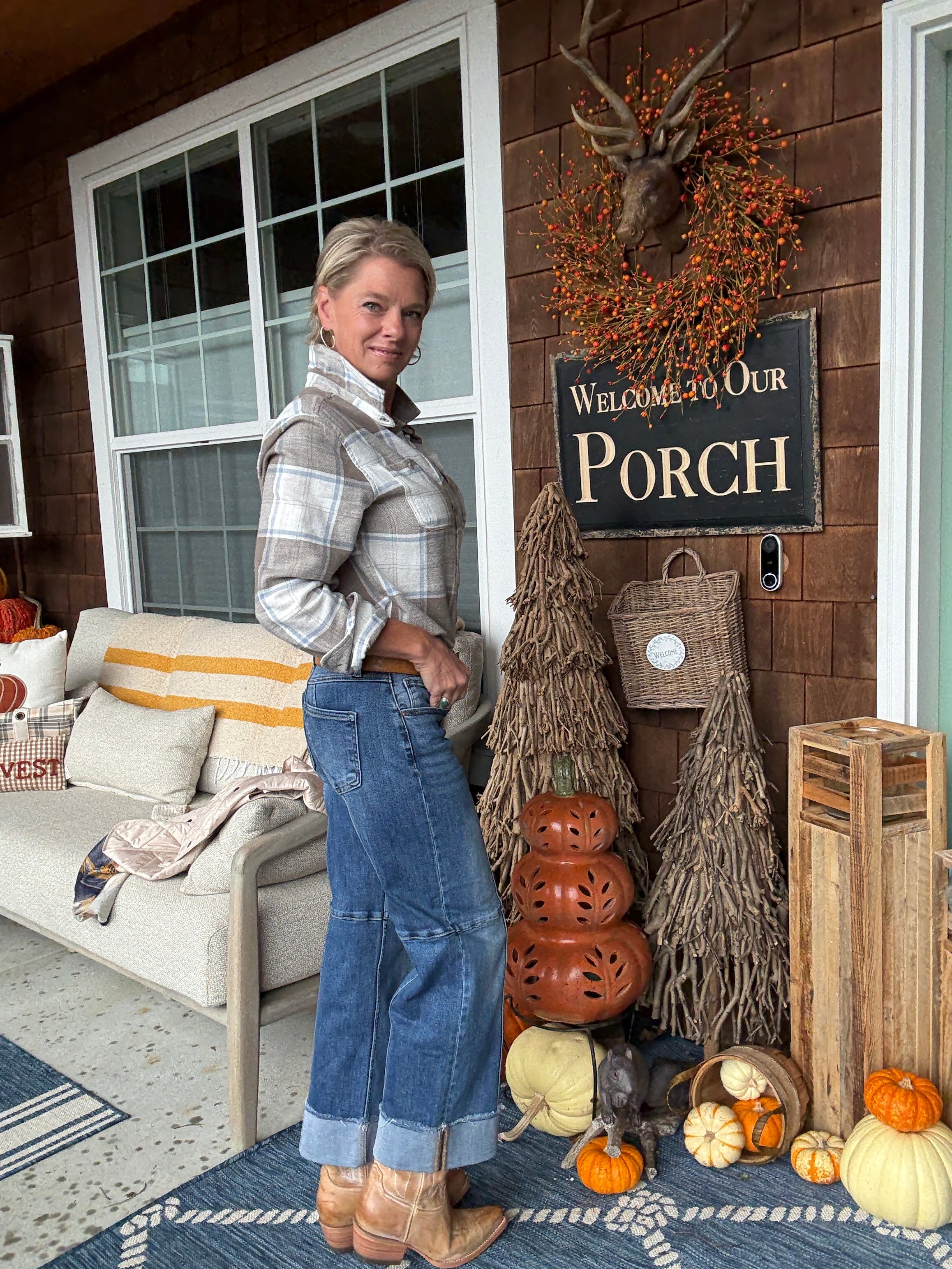 Slouchy Cropped Wide Jeans With Cuffed Hem