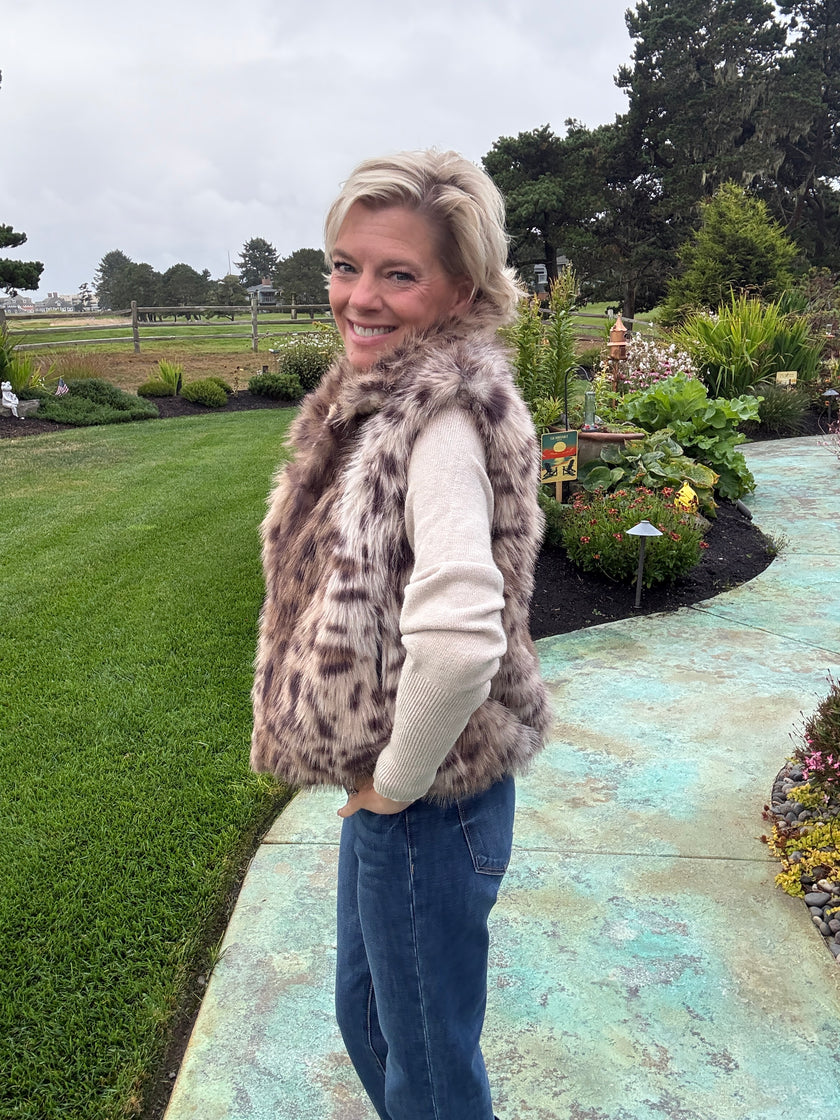 Cozy Faux Fur Vest | Taupe Brown