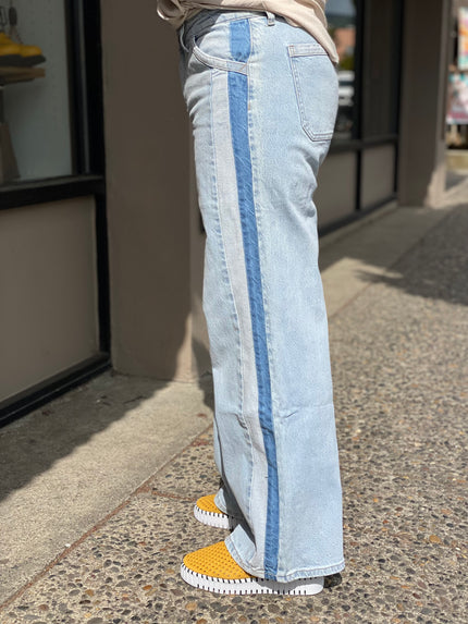 Megan HIGH RISE WIDE LEG JEANS light side