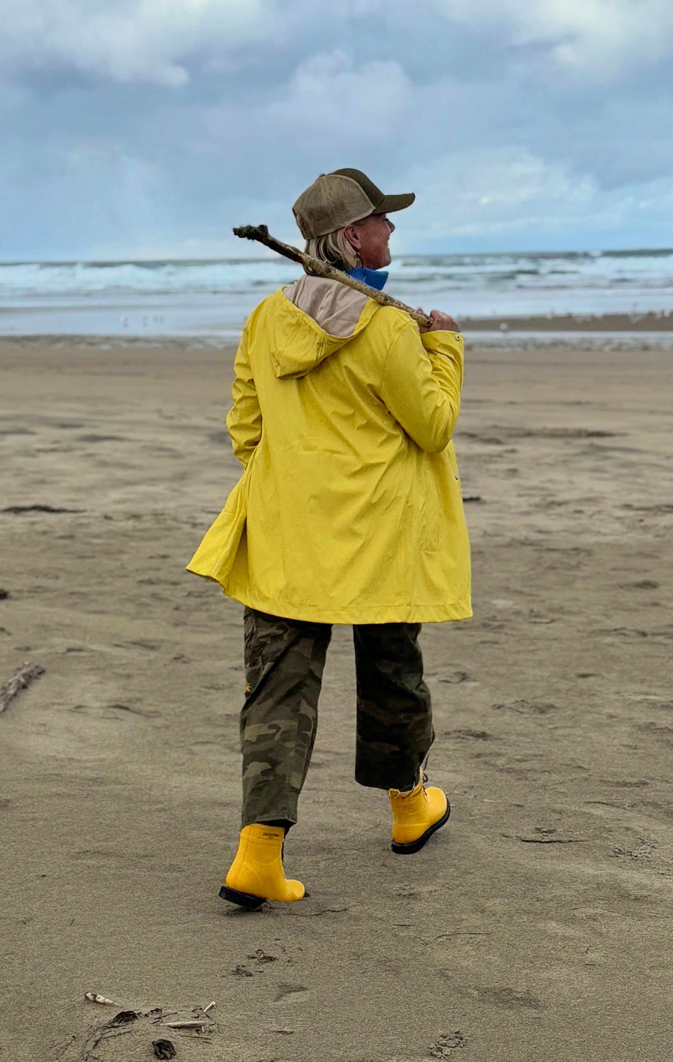View from the back of a yellow Ilse Jacobsen 228FR Raincoat