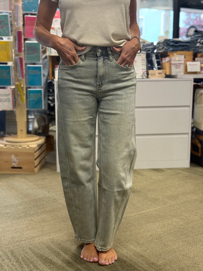 SUPER HIGH RISE CURVY BARREL