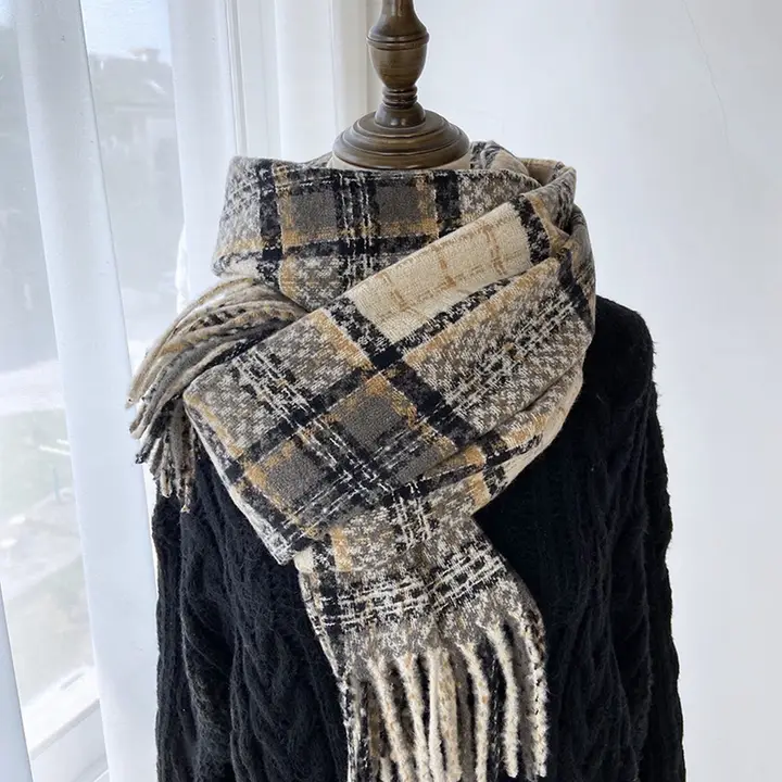 Plaid Warm Tassel Scarf black
