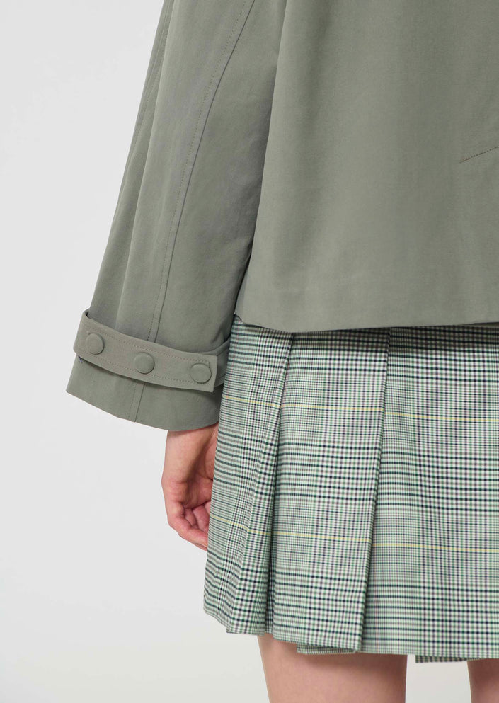 Trench Isaure Jacket olive sleeve close up
