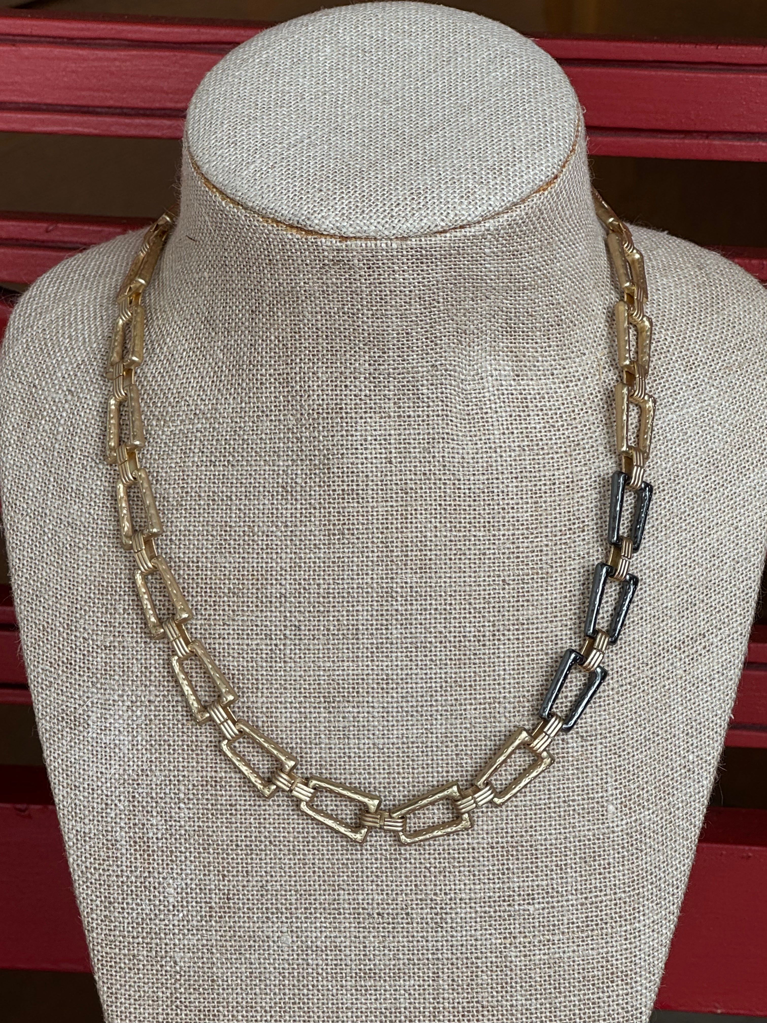 Gold/gunmetal necklace NW 23-58