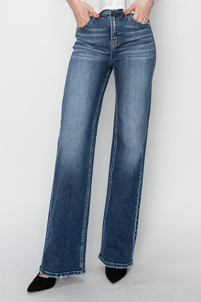 High Rise-Straight-Jeans front