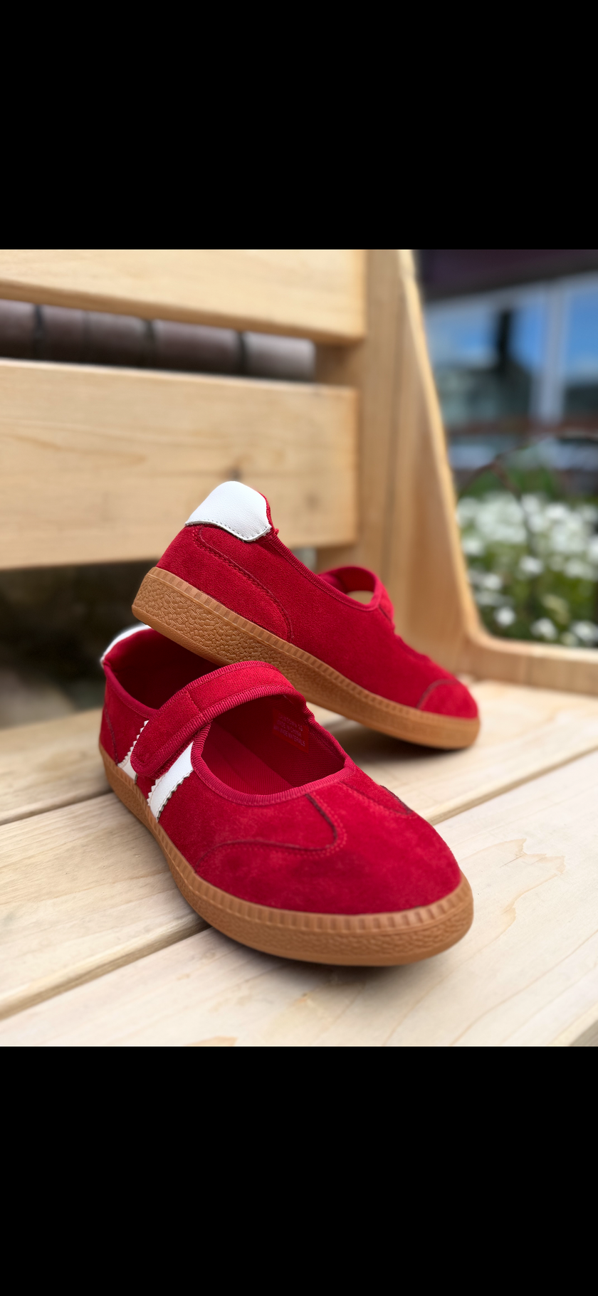 Calm Down Shoe red front/side