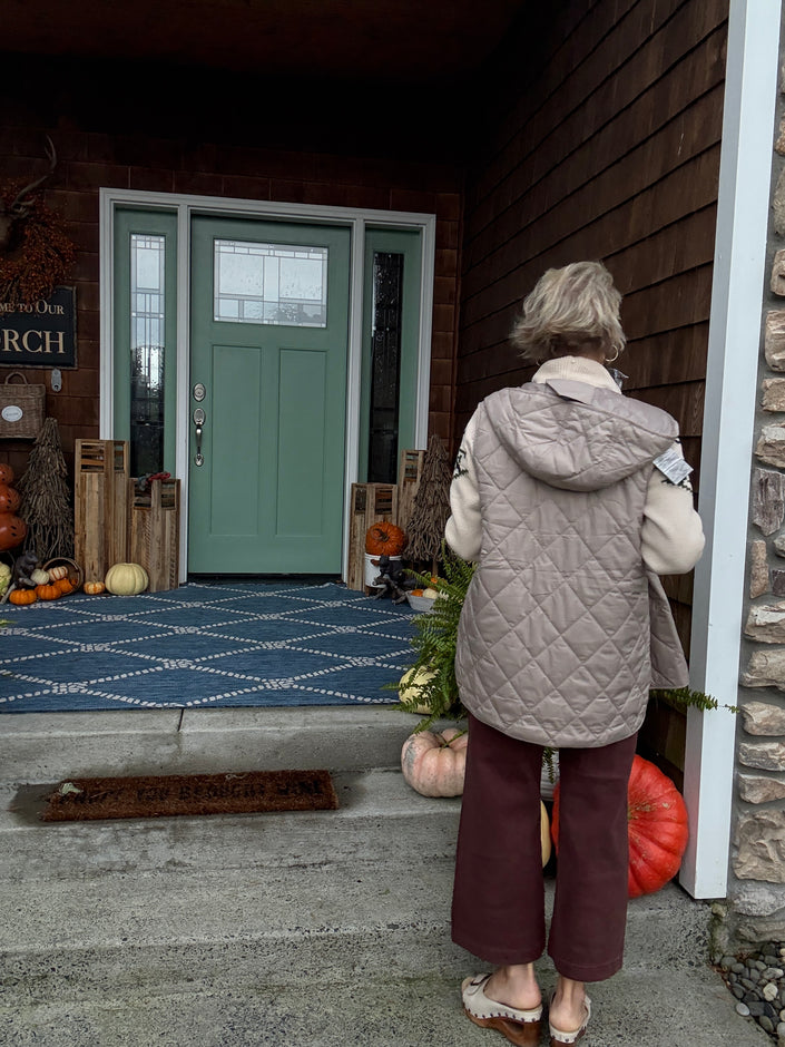 Ilse Jacobsen Beat02- Long Quilt Vets greige back