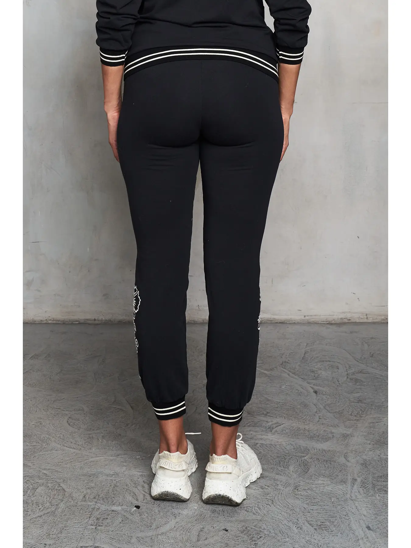 A FRENCH TERRY JOGGER