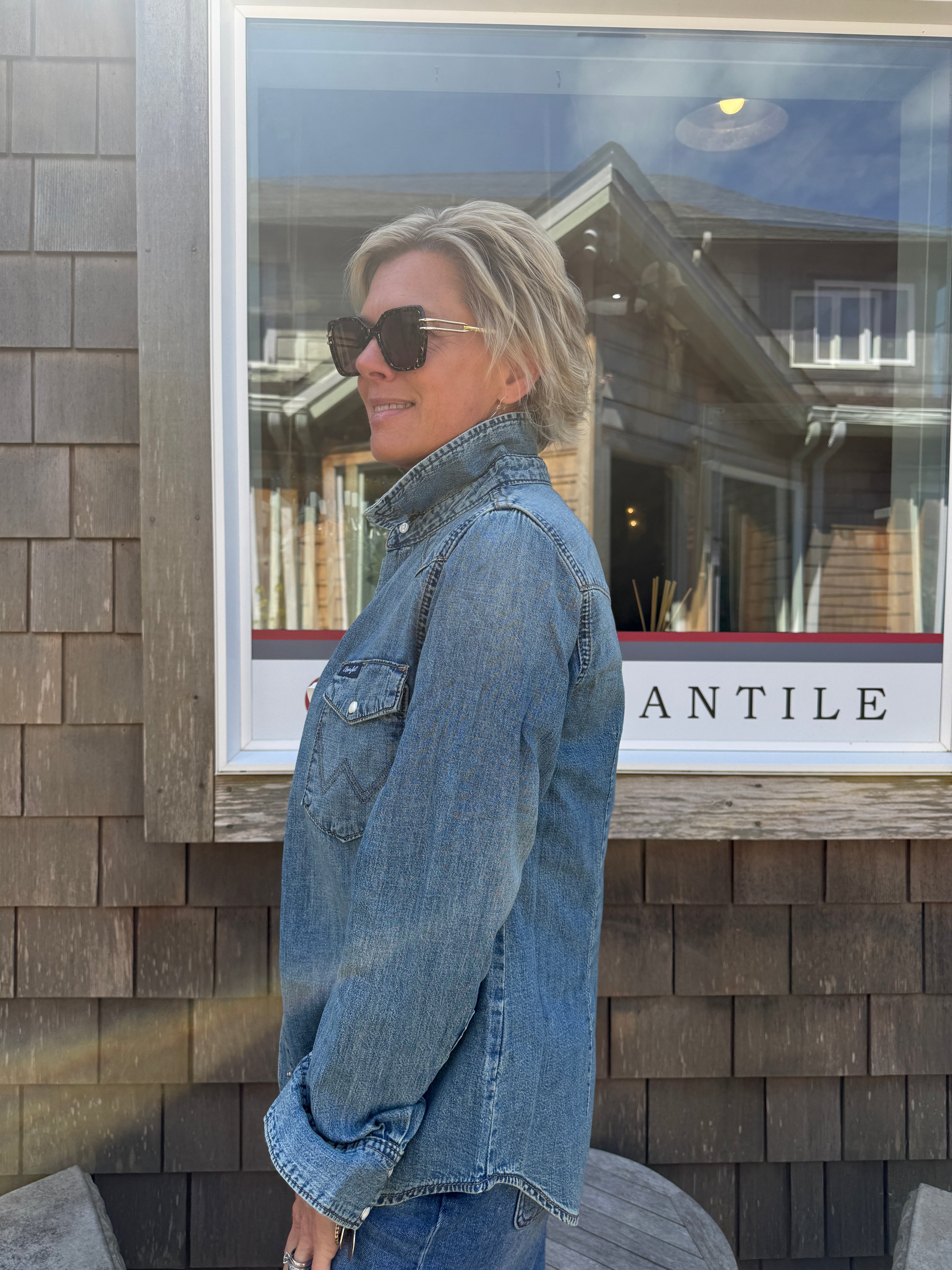 Wrangler Classic Denim Shirt, mid denim-side