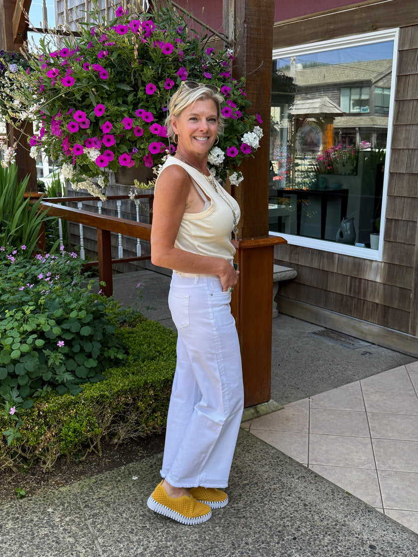 Alice Cropped Cuff Wide Leg Jean side