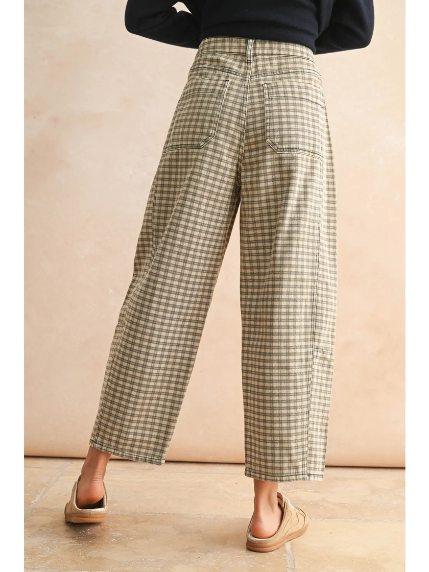 MINI CHECKER PATTERN BARREL PANTS olive /brown back