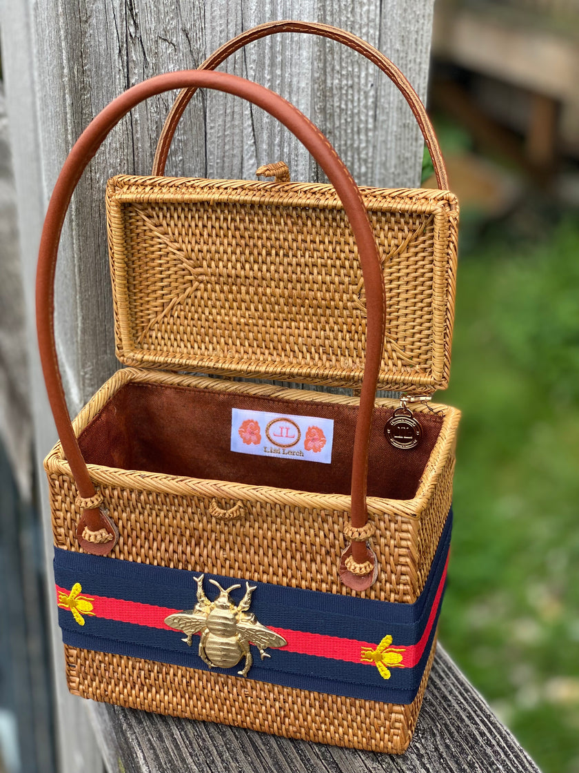 Emory navy/ Newport layer bee front open