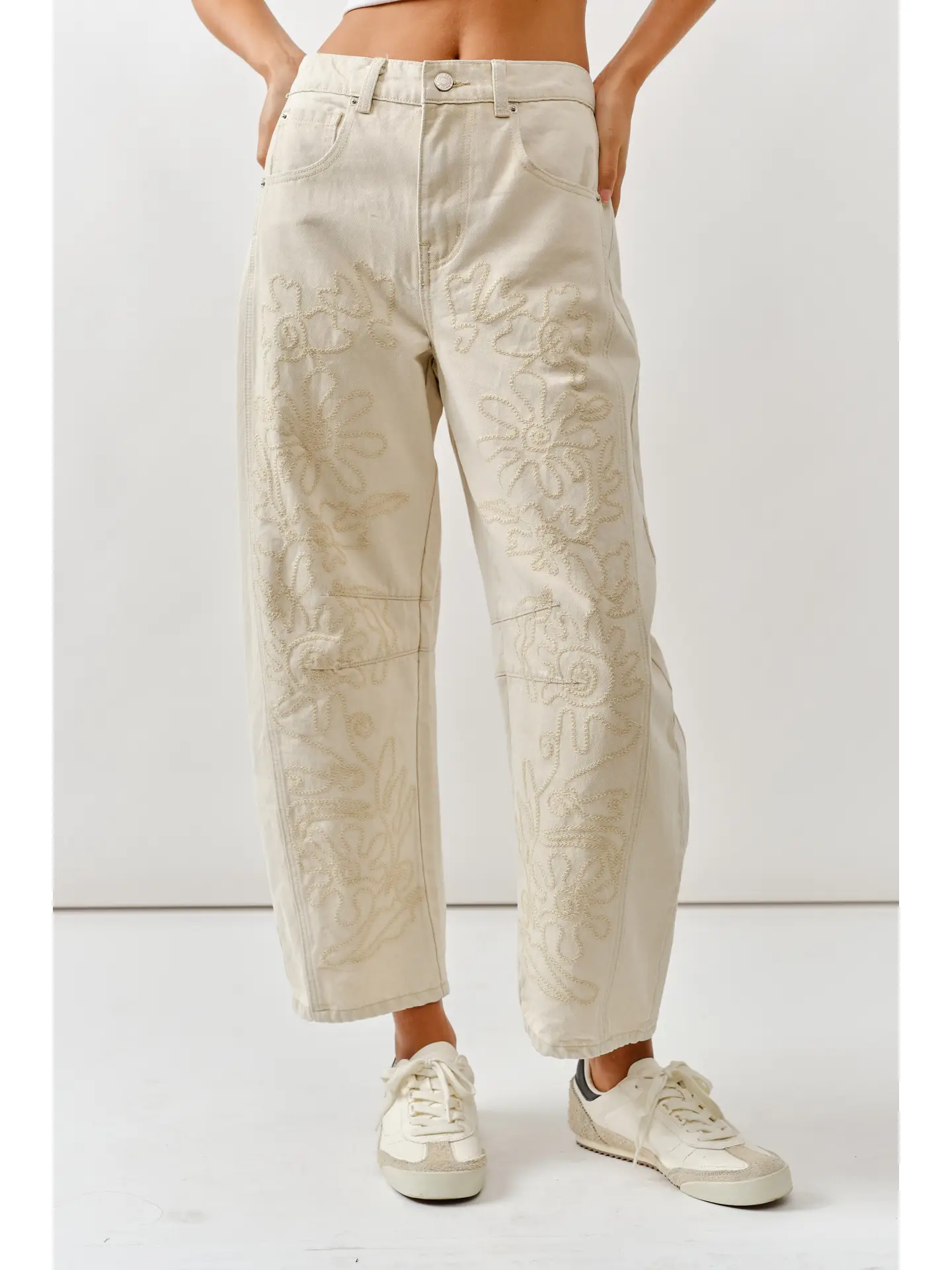 EMBROIDERED DETAIL COTTON BARREL PANTS