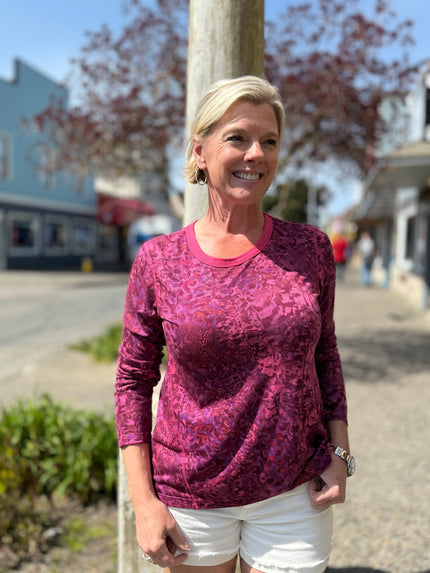 Sarah Round Neck Long-Sleeve W Darts fuschia front