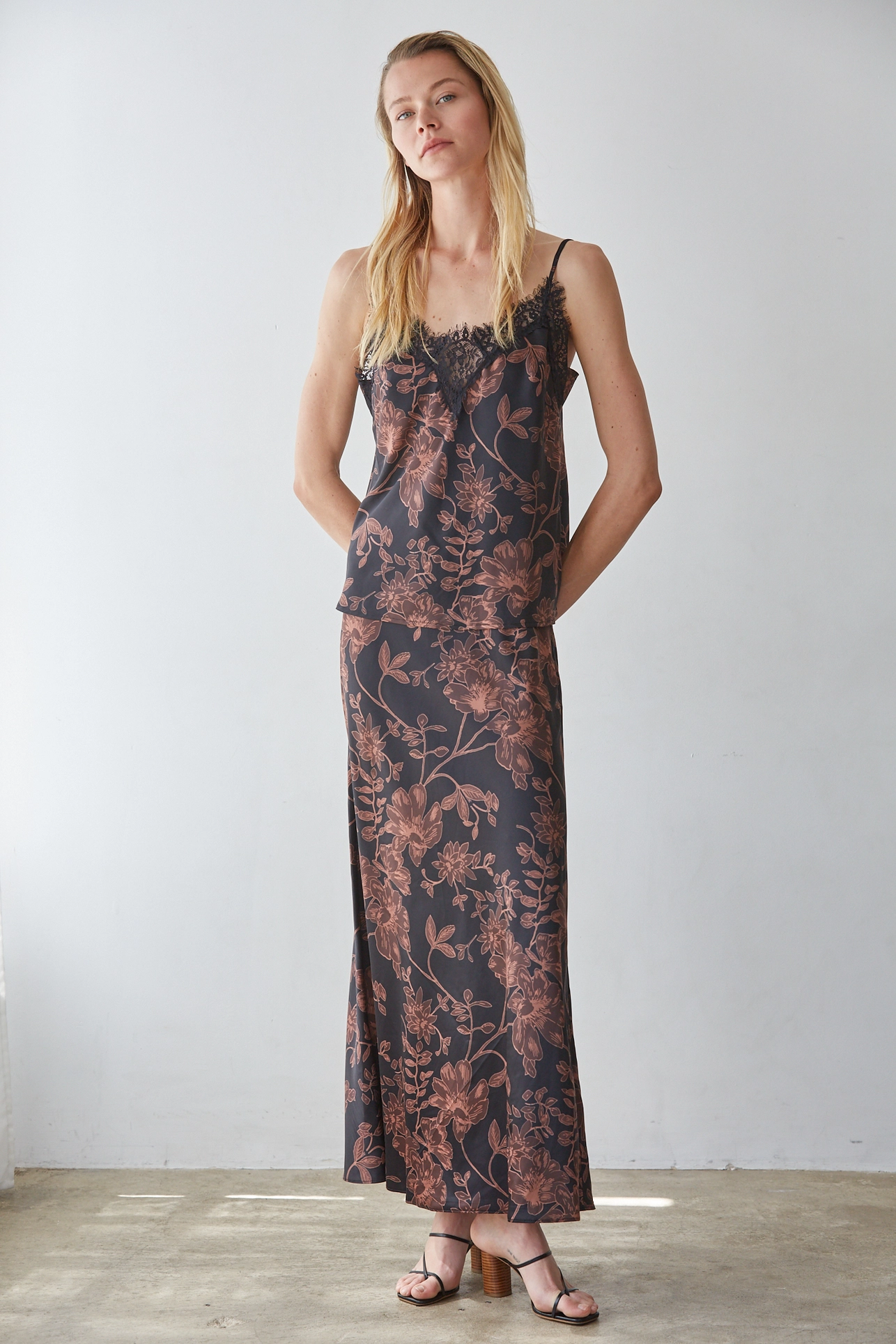 Woven Floral Print V-Neck Top