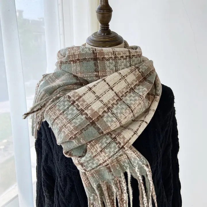 Plaid Warm Tassel Scarf green