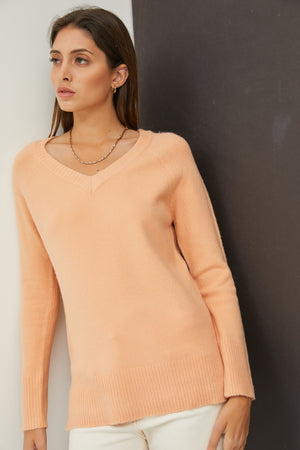 Everlee Classic V-Neck Sweater Apricot