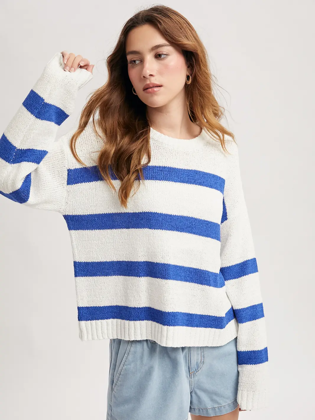 STRIPED LIGHTWEIGHT SWEATER front