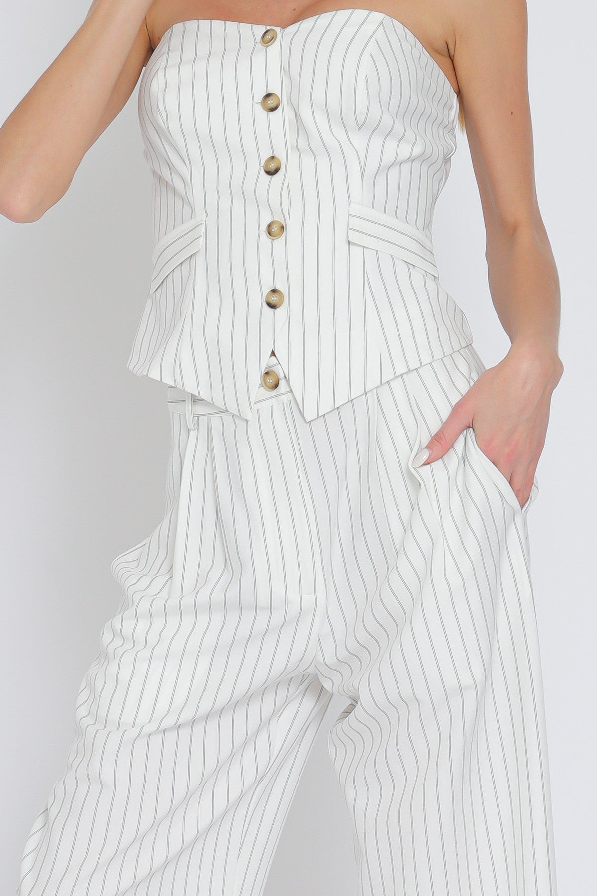 tube vest and high waisted stripe long pants set detail