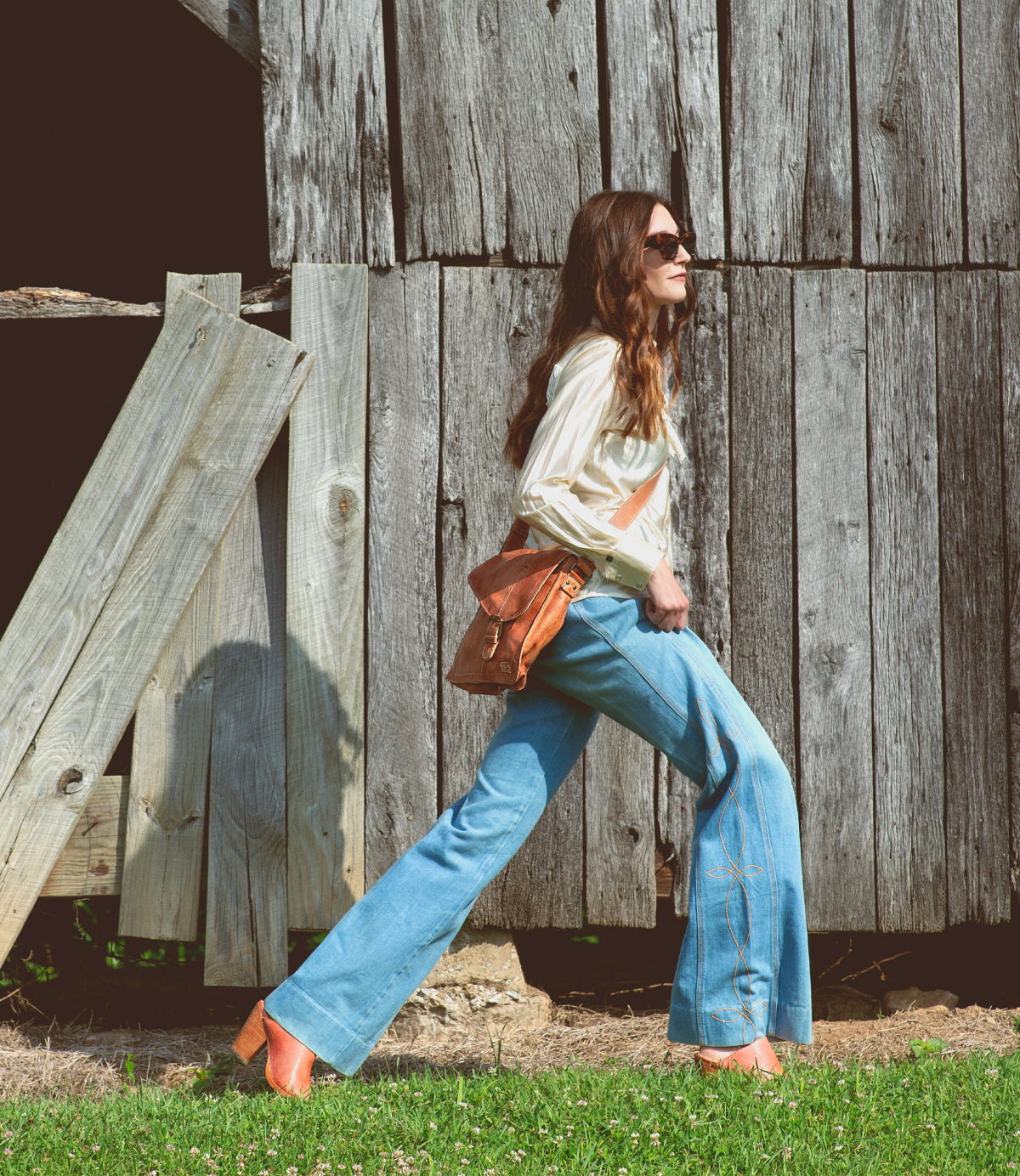 Bed|Stu Venice Beach Cross Body tan rustic side styled