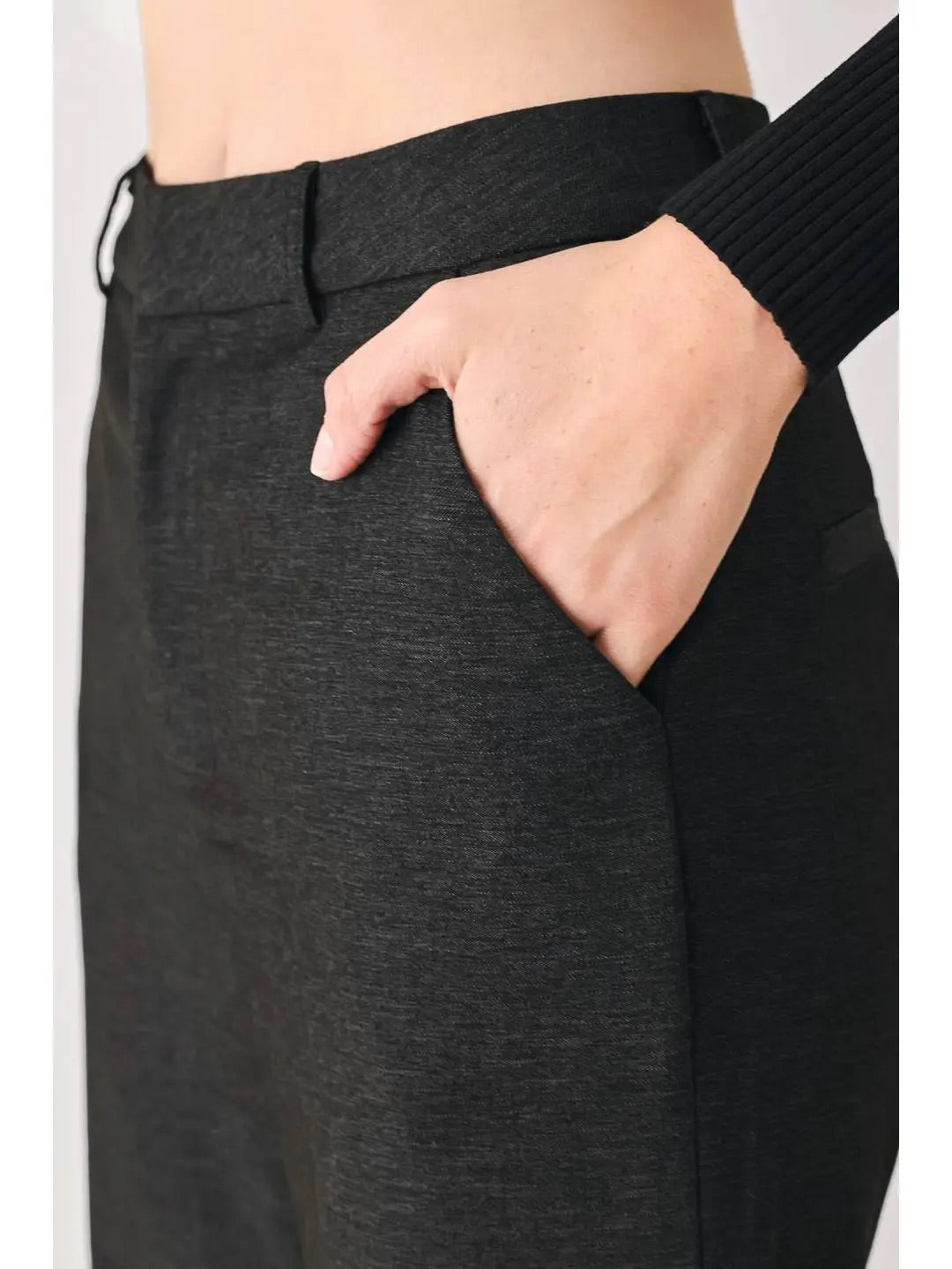 Therese Solid Woven Pant
