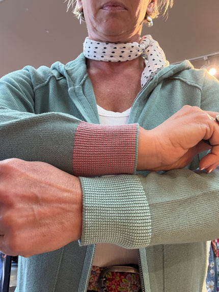 Zaket & Plover Basic Hoodie sage sleeve detail