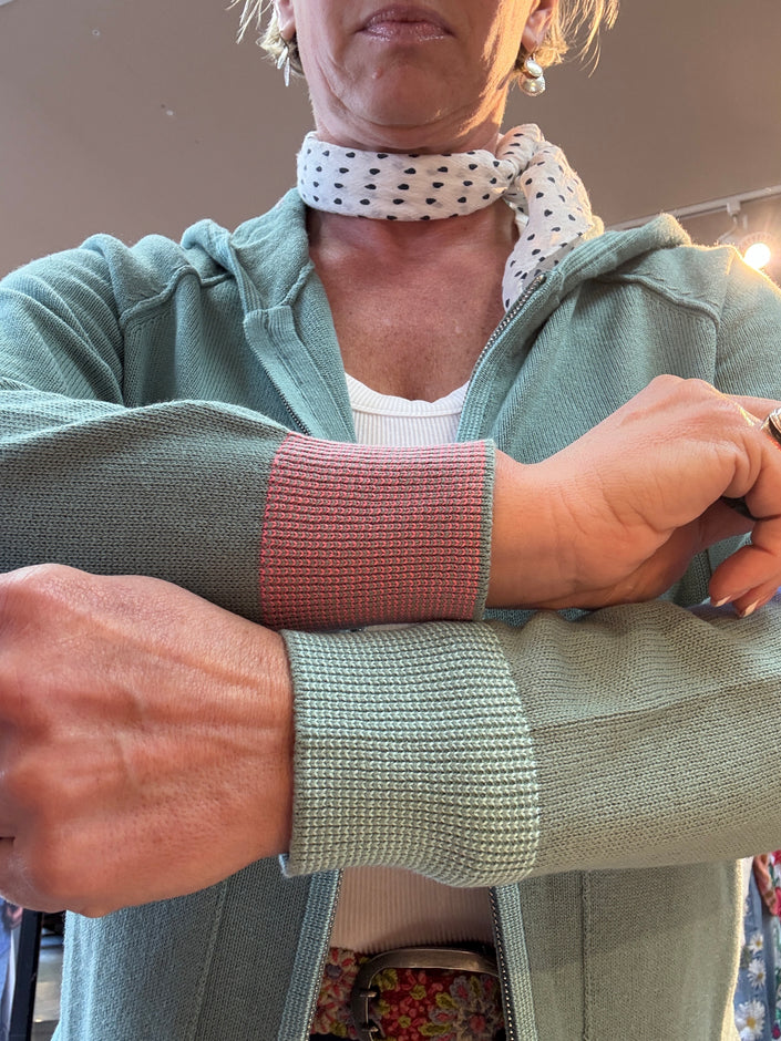 Zaket & Plover Basic Hoodie sage sleeve detail