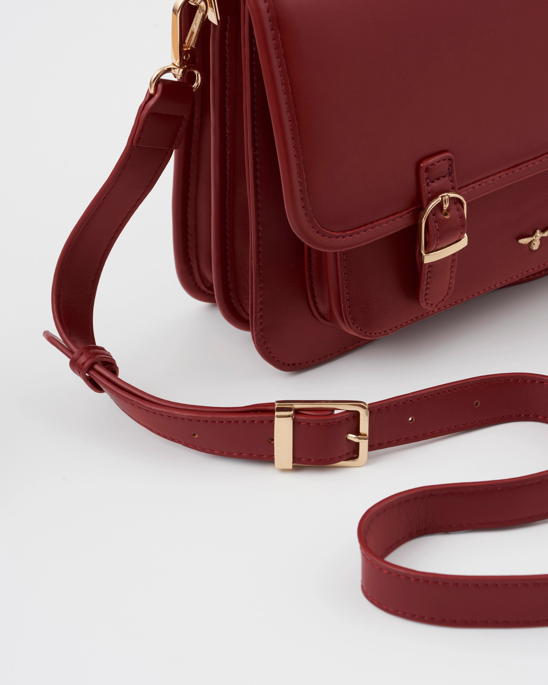 Wonderland Satchel Red strap close up