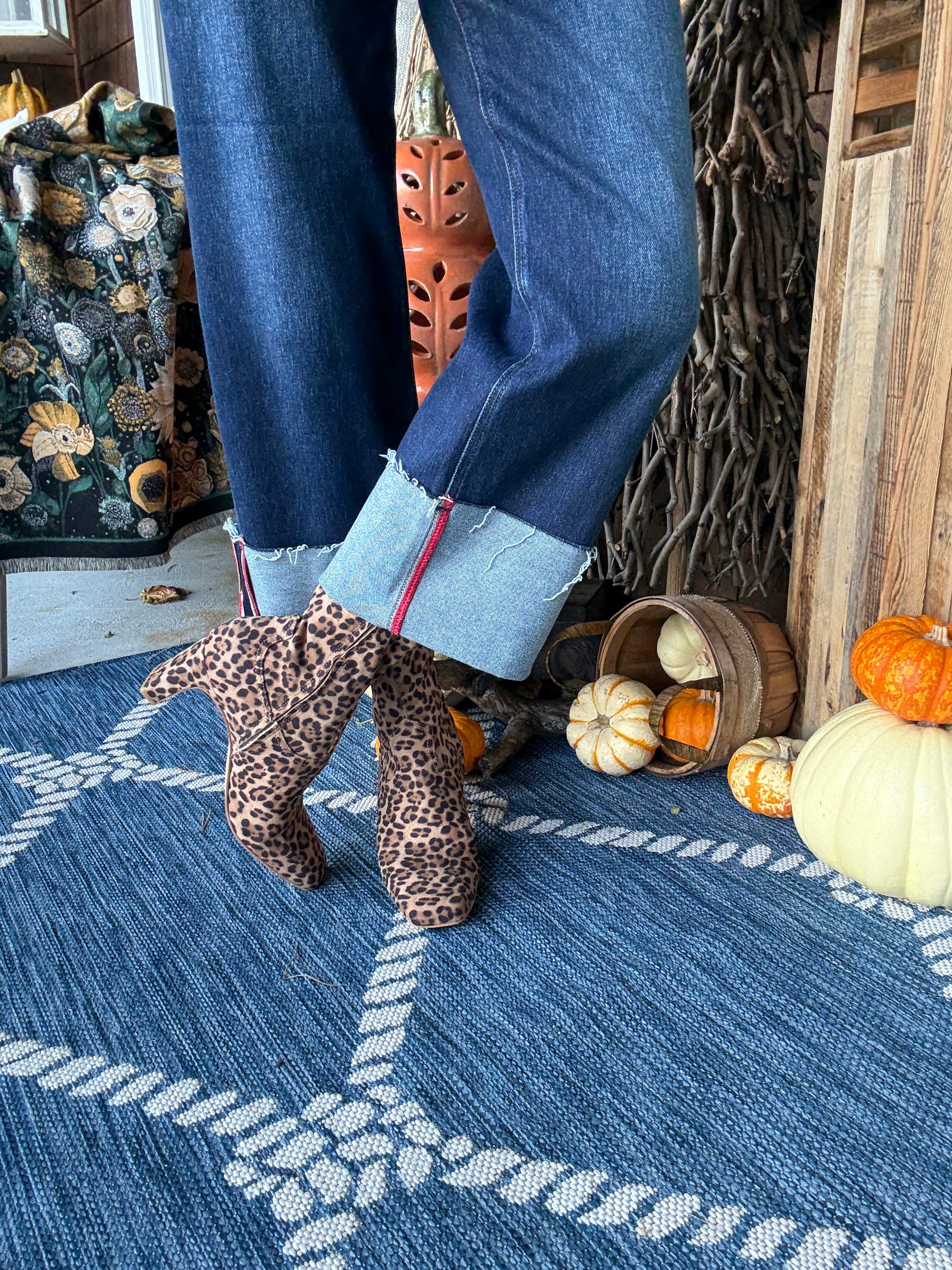 Mid Rise Crop Wide Cuffed Jean